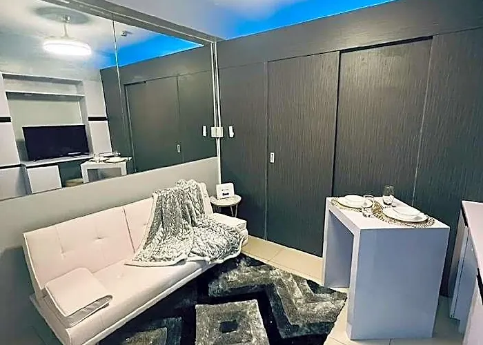 Hotel Spectacular View With Prime Location Manila